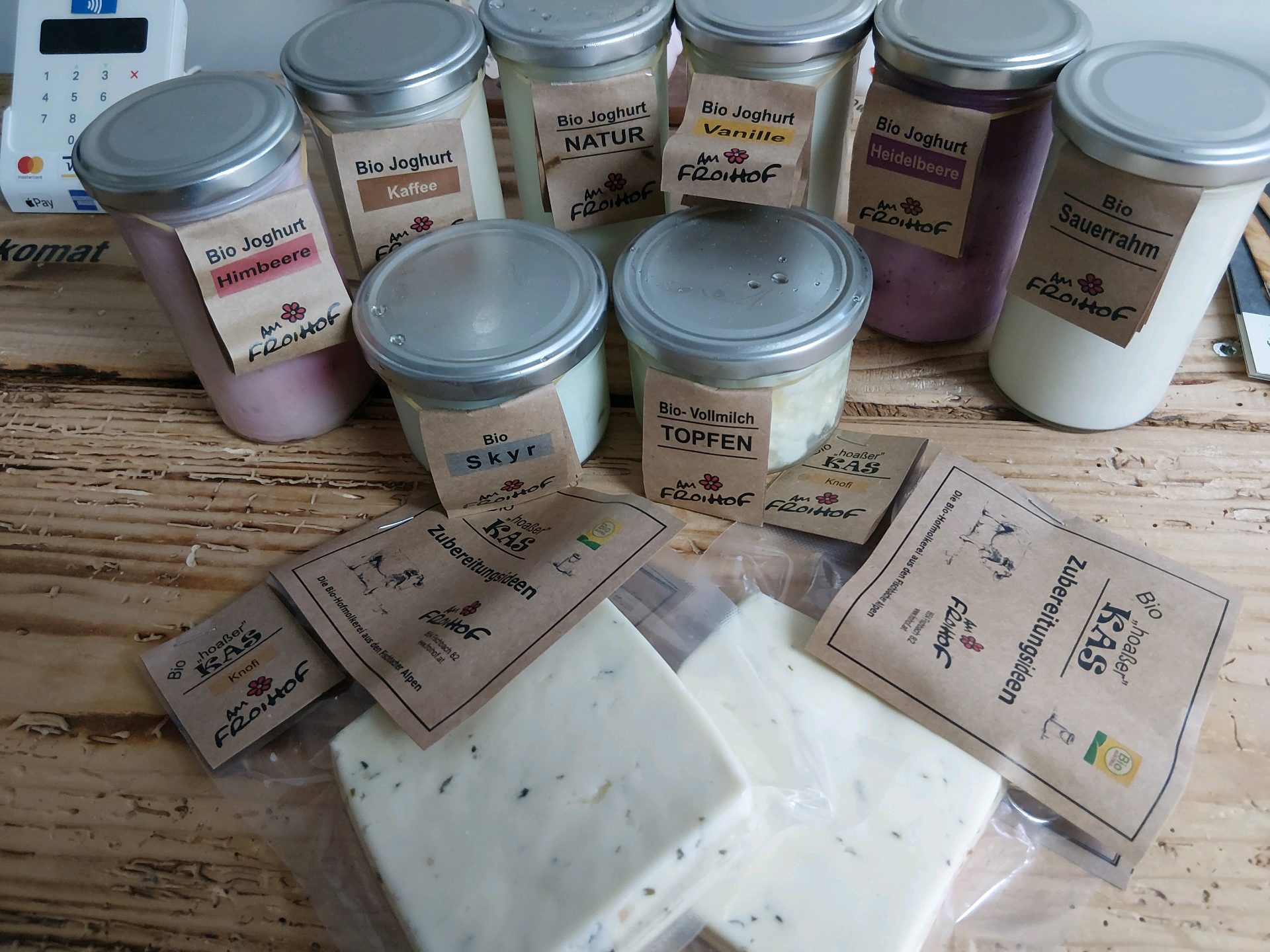 Mix (Himbeere, Kaffee, Natur, Vanille, Heidelbeere), Topfen, Sauerrahm, Hüttenkäse