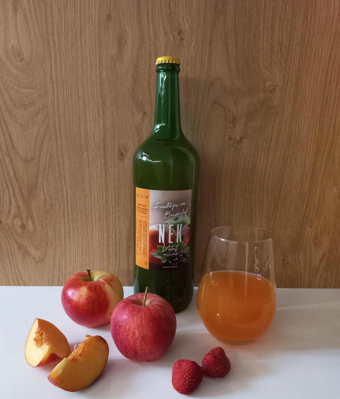 Mischsaft "Vital" (Apfel-Pfirsich-Beeren), 100% steirisch, 1 l Flasche