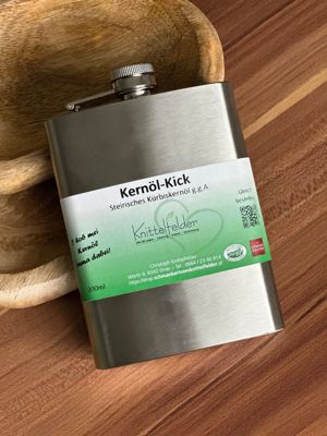 "Kernöl-Kick" — steirisches Kürbiskernöl g.g.A. im Edelstahl-Flachmann, 200 ml