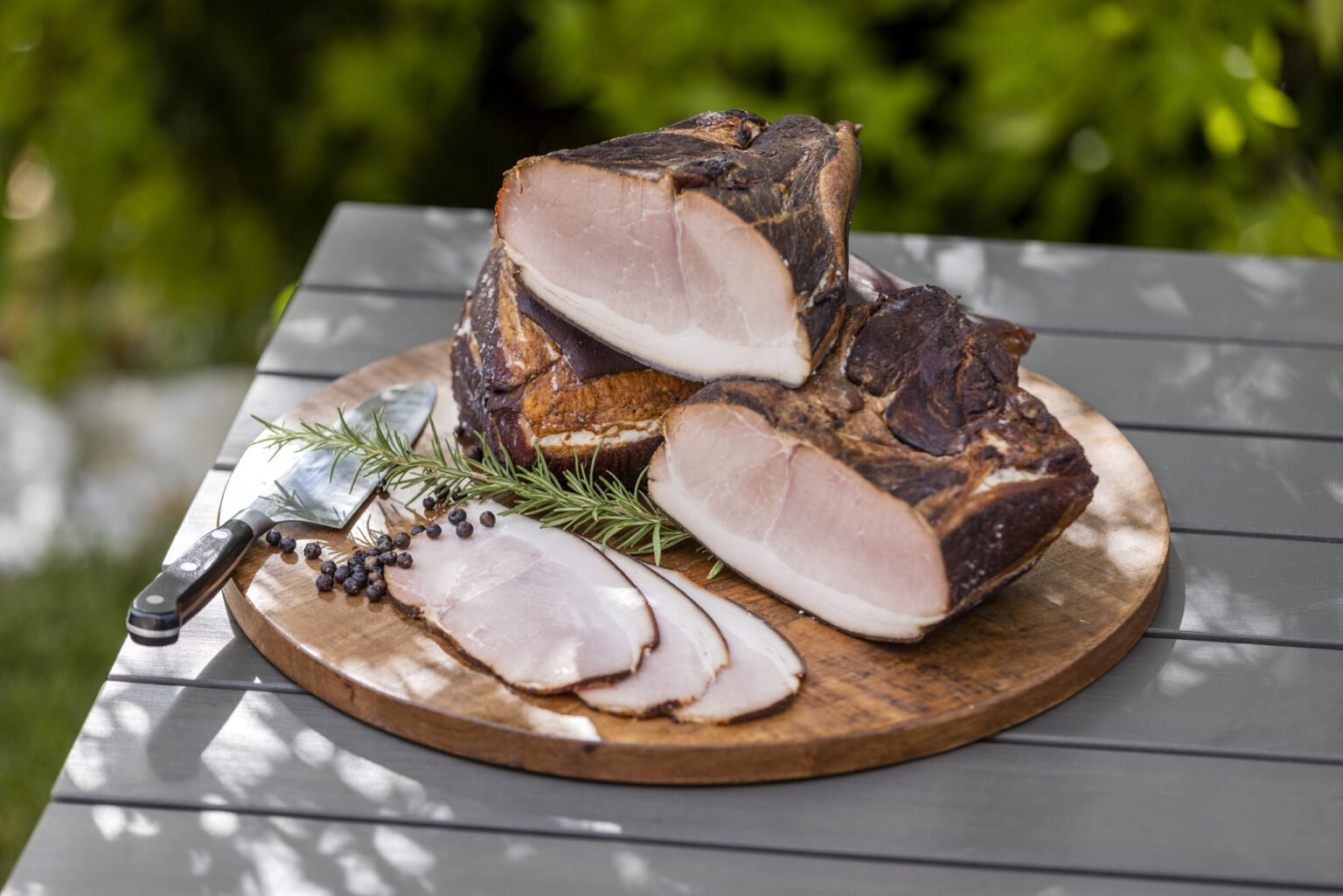 Bauerngeselchtes - buchenholzgeräuchertes Selchfleisch (Karree, Schopf, Frikandeau, Nuss), am Stück