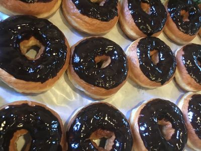 Bauernkrapfen mit Schokoglasur