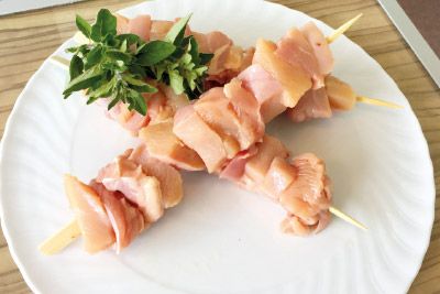 Hendl-Spieße (Grillspieße), frisch